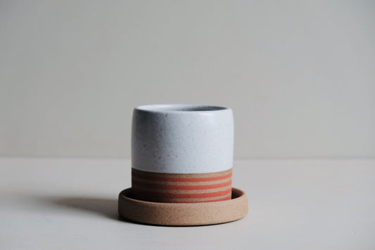 Wolf Planter with Tray