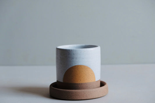 Wolf Planter with Tray